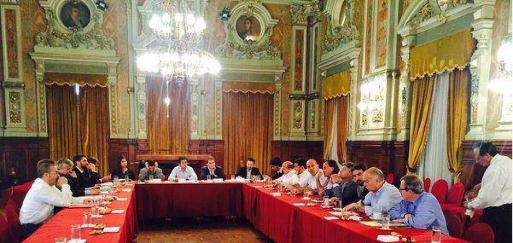 Grindetti y Cenz�n analizaron el plan de obras para Lan�s