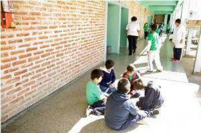 El intendente Jalile dijo que los docentes son 