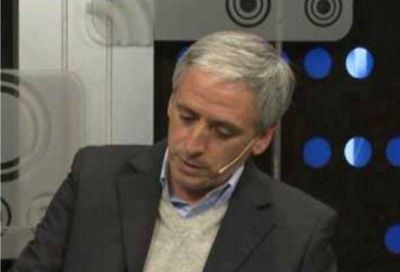 Javier Gast�n �le acercamos las necesidades de obras que tenemos en nuestro hospital�