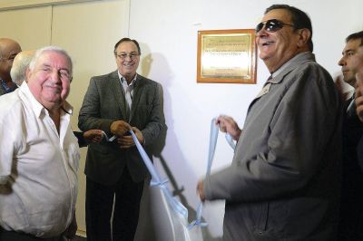 Se descubri� una placa conmemorativa a 40 a�os del Golpe de Estado