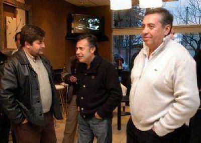 Cobistas buscan una lista �nica para la UCR con Fayad incluido