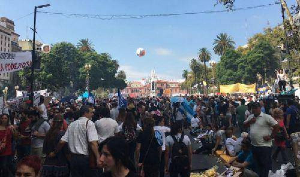 Importante convocatoria de organizaciones de derechos humanos en la Plaza de Mayo
