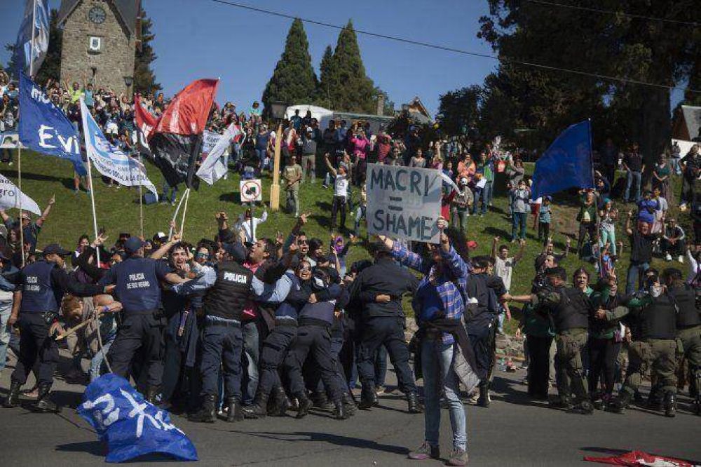 Protestas en Bariloche en contra de la visita de Obama