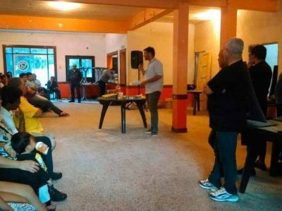 Los empleados municipales tendr�n un sueldo m�nimo de bolsillo de $7500