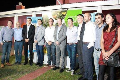 �Sin frontera partidaria�, intendentes se juntaron y convocaron una multitud en el D�a de la Memoria