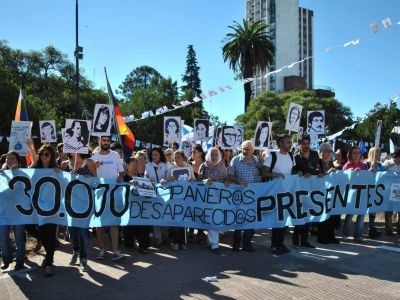 Marcha a los cuarenta a�os del golpe: �Ayer subversivos, hoy �oquis, grasa militante, curro�