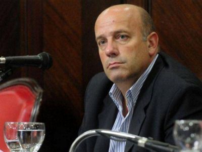 �El pasivo que dejaron en ABSA no deben pagarlo los usuarios�