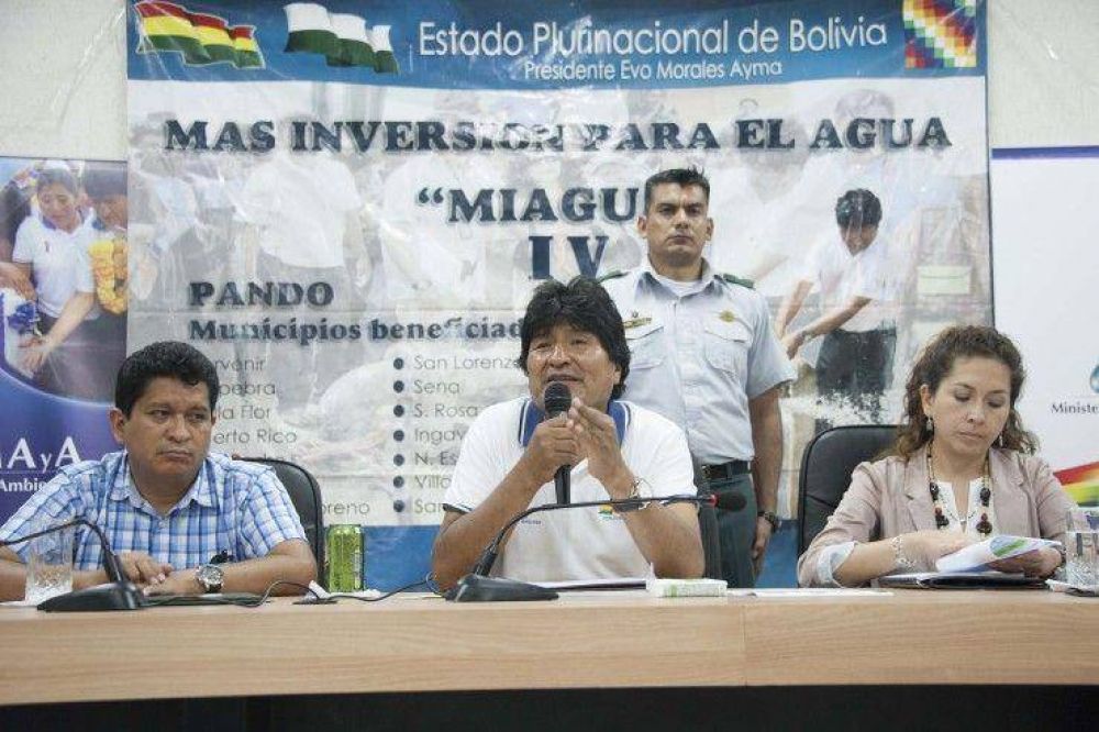 El presidente Morales anuncia que en abril viajará al Vaticano