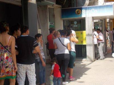 Con aumentos, Provincia paga sueldos y completa una inversi�n salarial cercana a los $1.200 millones en marzo