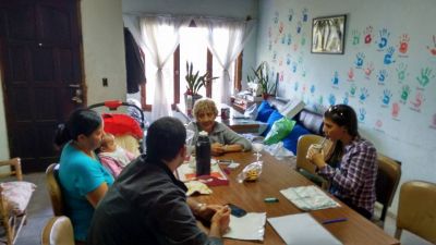 Cientos de ni�os de comedores infantiles recibir�n ropa, leche y huevos de pascuas
