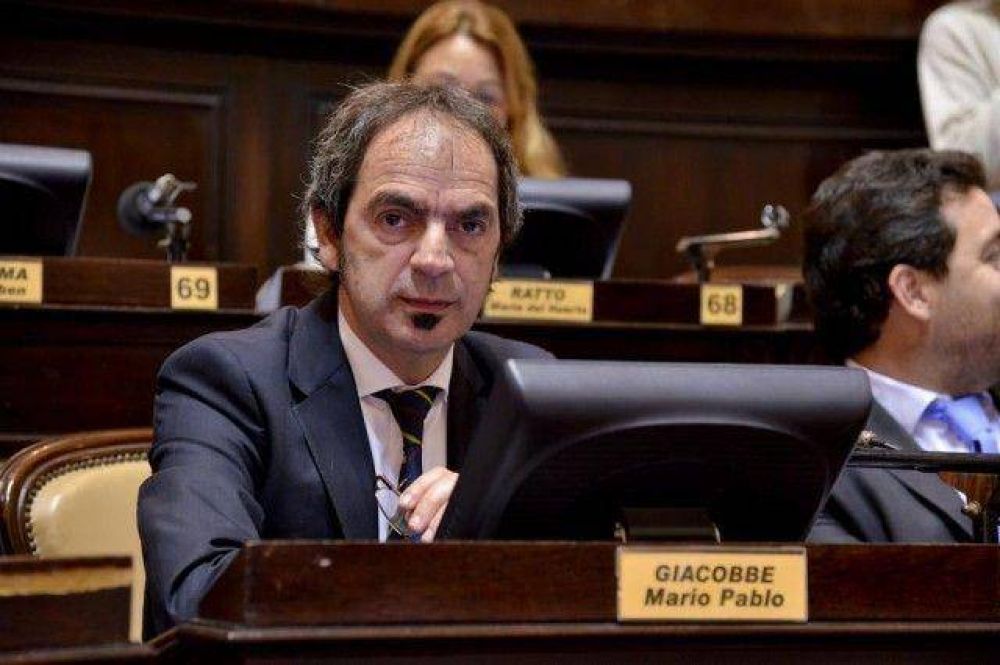 Giacobbe asegur� que �hay cuerpos de polic�as locales que salieron a la calle sin realizar una sola pr�ctica de tiro�