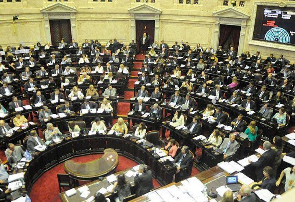 Preparan la reforma pol�tica y esperan m�s divisiones opositoras