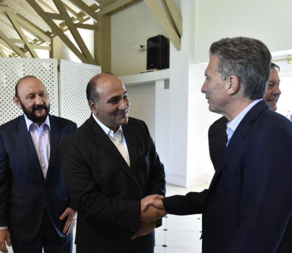 El Bicentenario lleva a Manzur a visitar a Macri