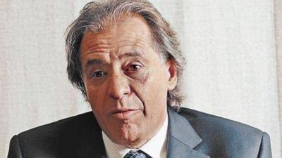 Aseguran que el Gobierno eval�a subirle el impuesto a los juegos, con Crist�bal L�pez en la mira