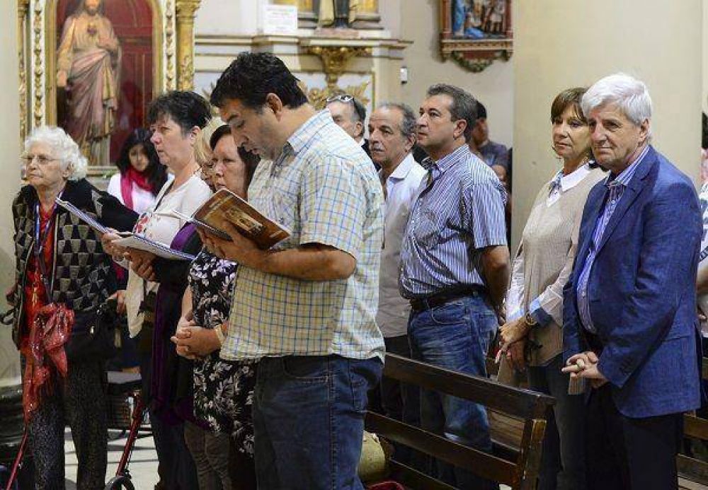 Andreotti comparti� con los vecinos la Misa de Pascua de Resurrecci�n