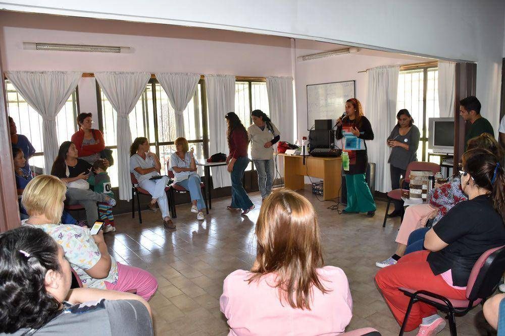 Enfermeros denuncian que Salud pag� guardias en negro