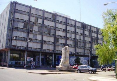 Docentes denuncian que el CGE aplica descuentos en sus sueldos