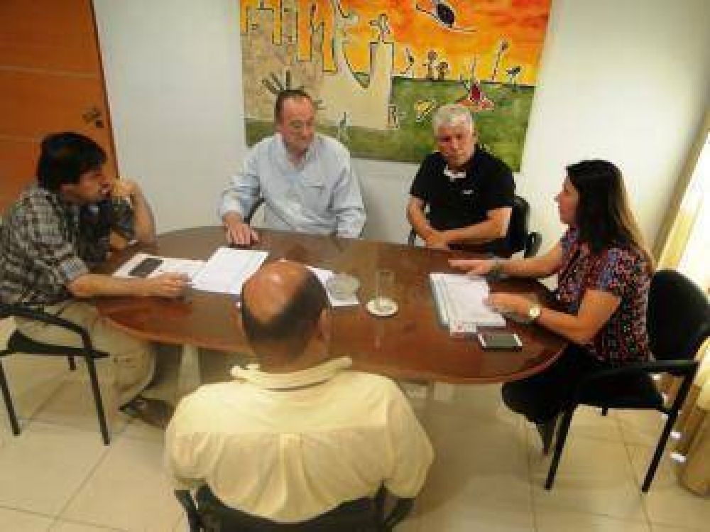 G�mez Samela se reuni� con el intendente de Tres Isletas y resolvi� que visitar� el hospital