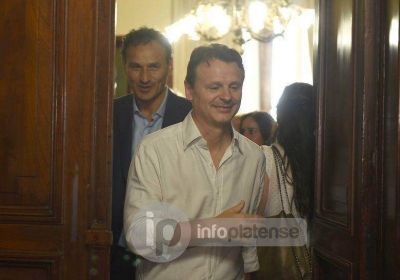 Los Bruera se �afanaron� hasta una flota de 50 celulares