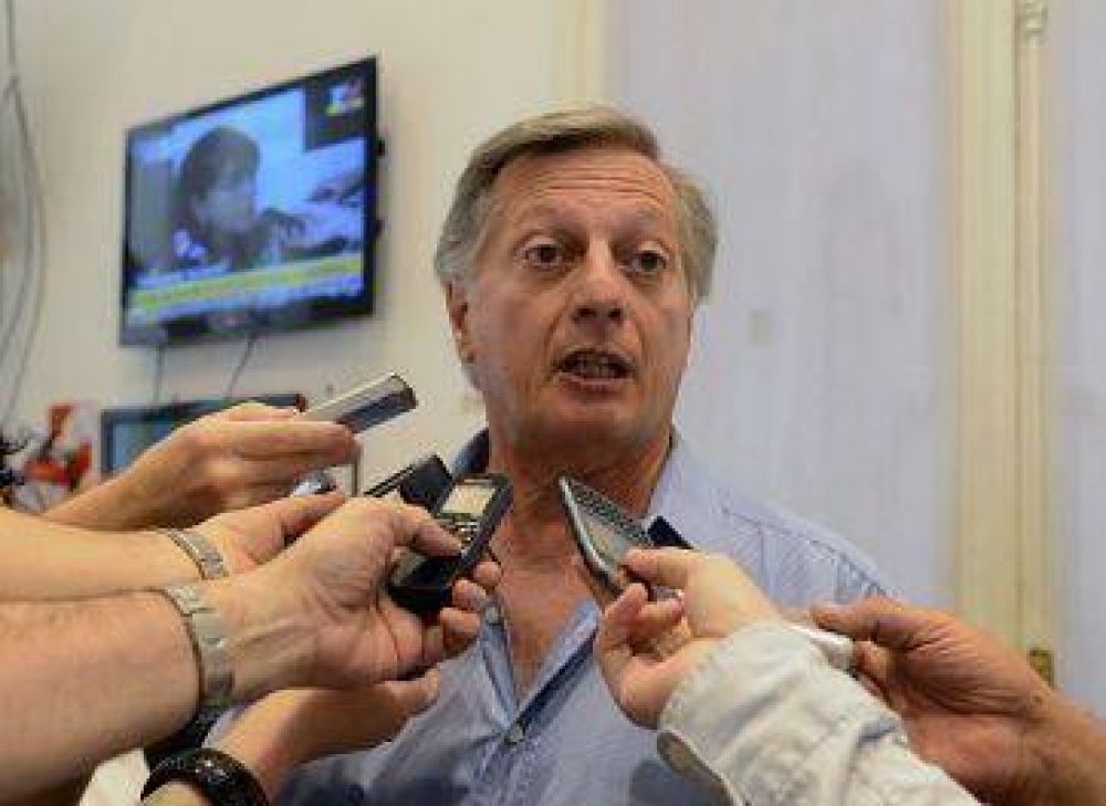 Los contratos deben �ser readecuados�