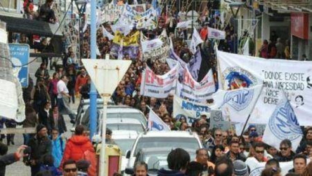 El Ejecutivo una vez m�s, llama a dialogar sin calles tomadas