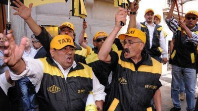 Los taxistas, en pie de guerra contra Uber: 