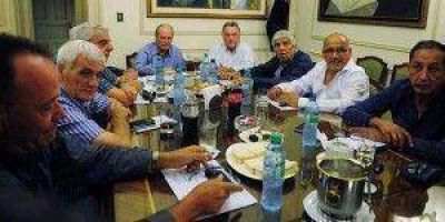 Cumbre de la CGT: Moyano y Palazzo discreparon por marcha al Congreso en reclamo de Ganancias