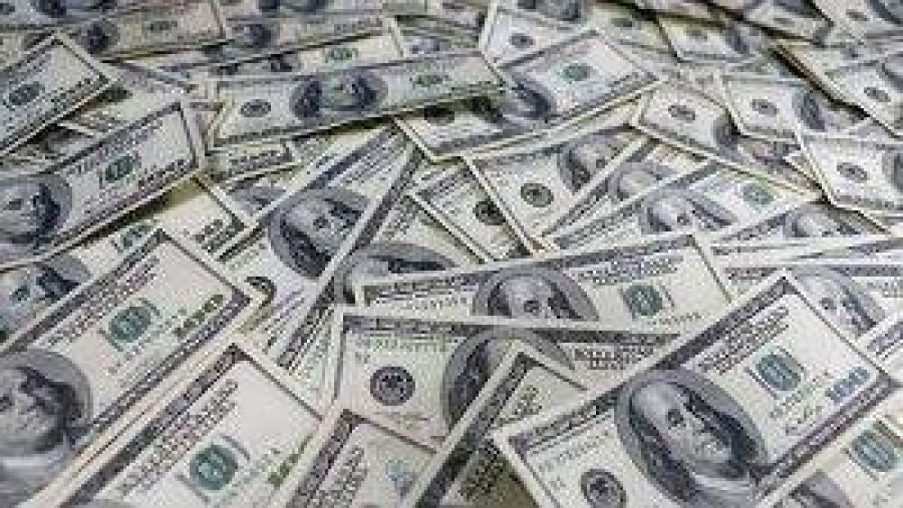 El d�lar subi� y volvi� a quedar cerca de los $15