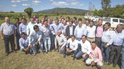 Agua, cloacas y desag�es, obras prioritarias del Plan Belgrano