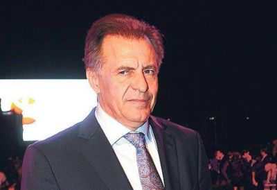 La AFIP arremete contra Crist�bal L�pez con operativos en el casino flotante