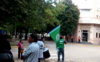 Capit�n Sarmiento: Los municipales amenazan con un paro de 72 horas