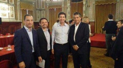 Etcheverry gestion� obras con Cenz�n