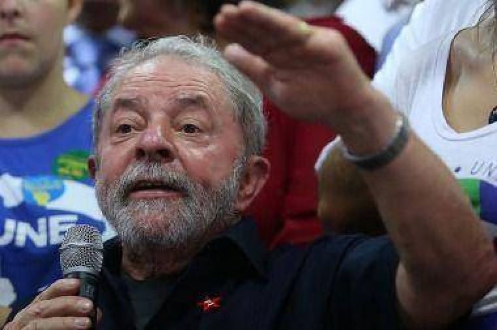Lula compar� la �poca de su gobierno con la actual delantera del Barcelona