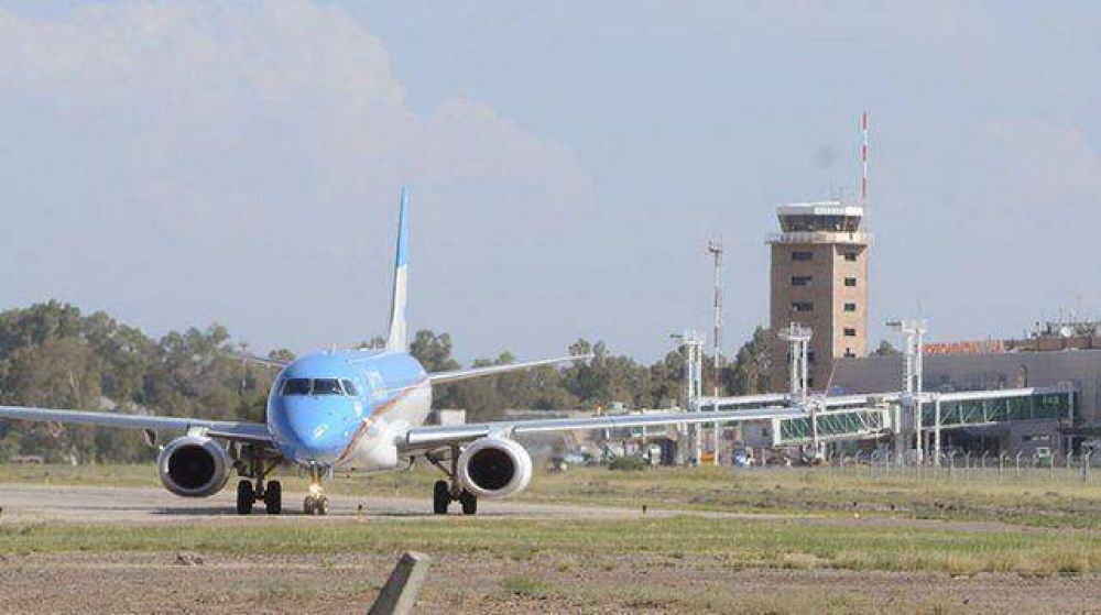El Gobernador solicit� que se posterguen las obras en el Aeropuerto