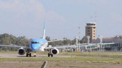 El Gobernador solicit� que se posterguen las obras en el Aeropuerto