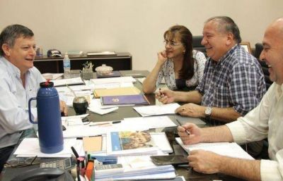 Gobierno evalu� la reactivaci�n de obras en Laguna Limpia