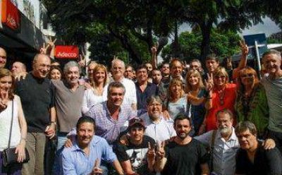 Scioli, �lvarez Rodr�guez, Chino Navarro y Espinoza presentaron el peronismo de centro
