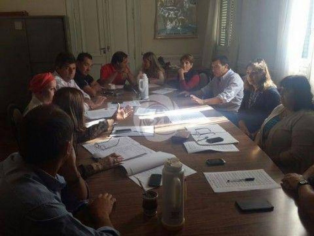 Concejales y Consejeros Escolares debatieron sobre el saneamiento sanitario en las escuelas