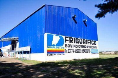 El ministro Osella garantiz� asistencia a frigor�fico de Curuz� Cuati�