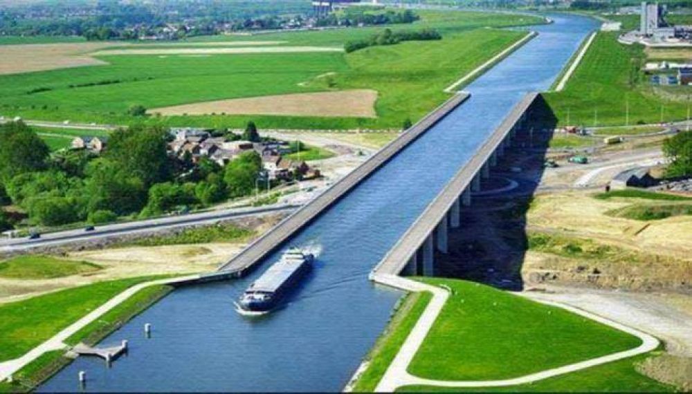 Proponen construir un canal navegable en C�rdoba