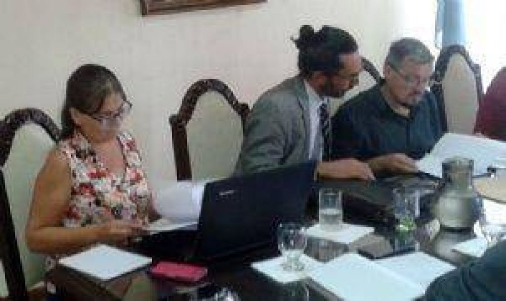 Musso: Estamos en plena tarea de reconstrucci�n del municipio de Cosqu�n