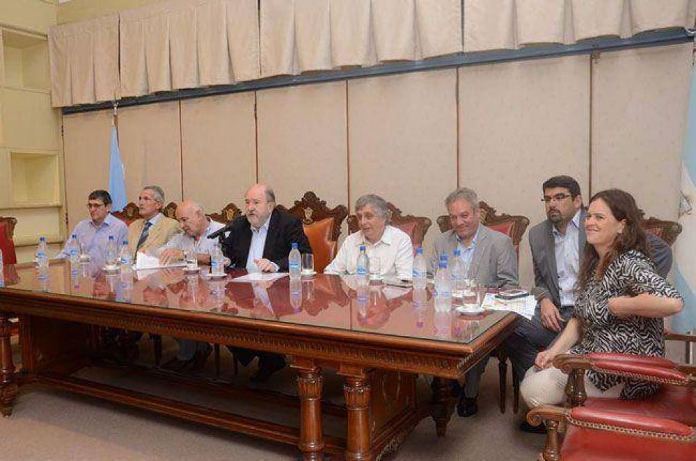 Verna a los intendentes: 
