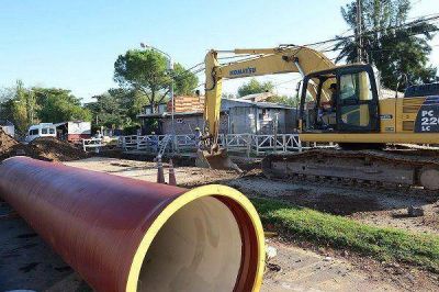 El Municipio contin�a con las obras de la red cloacal de Benav�dez