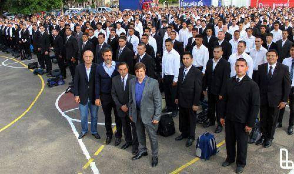 Grindetti present� la Escuela de Polic�a Local