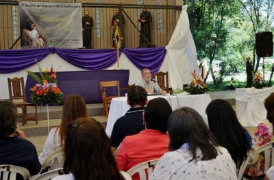 Mons. Juan Rubn Martnez inst a evangelizar y humanizar la cultura desde la educacin