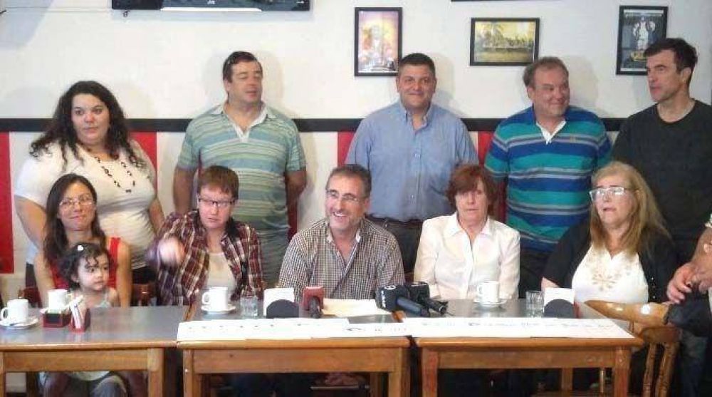El ex concejal Ra�l Ayude lanz� el espacio pol�tico 