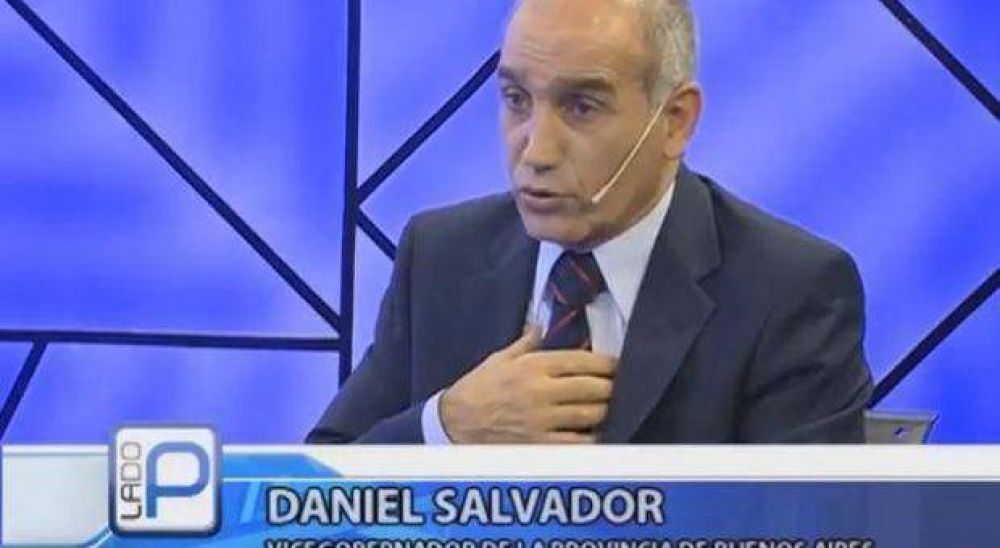 Salvador ratific� posibilidad de desdoblar la Comisi�n de Asuntos Institucionales en el Senado