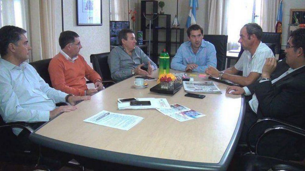 El agua, las cloacas y el transporte en la agenda del Ente de Control