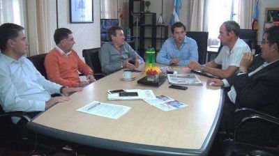 El agua, las cloacas y el transporte en la agenda del Ente de Control