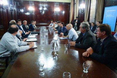 Siete municipios bonaerenses rompen con el servicio de Absa